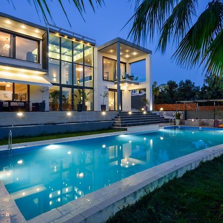 Adorno Luxury Villas Chorafakia Exterior photo